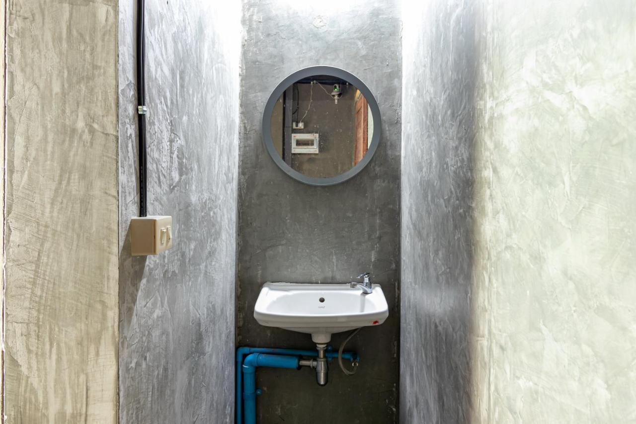The Beds Ever Hostel (Adults Only) Bangkok Exterior foto