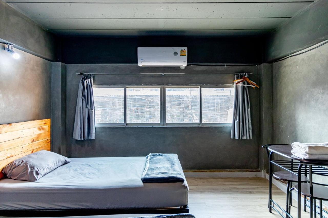 The Beds Ever Hostel (Adults Only) Bangkok Exterior foto