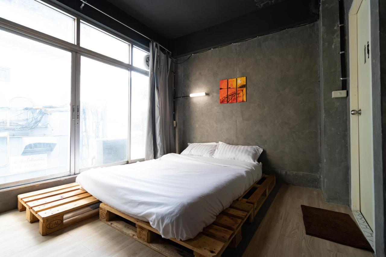 The Beds Ever Hostel (Adults Only) Bangkok Exterior foto