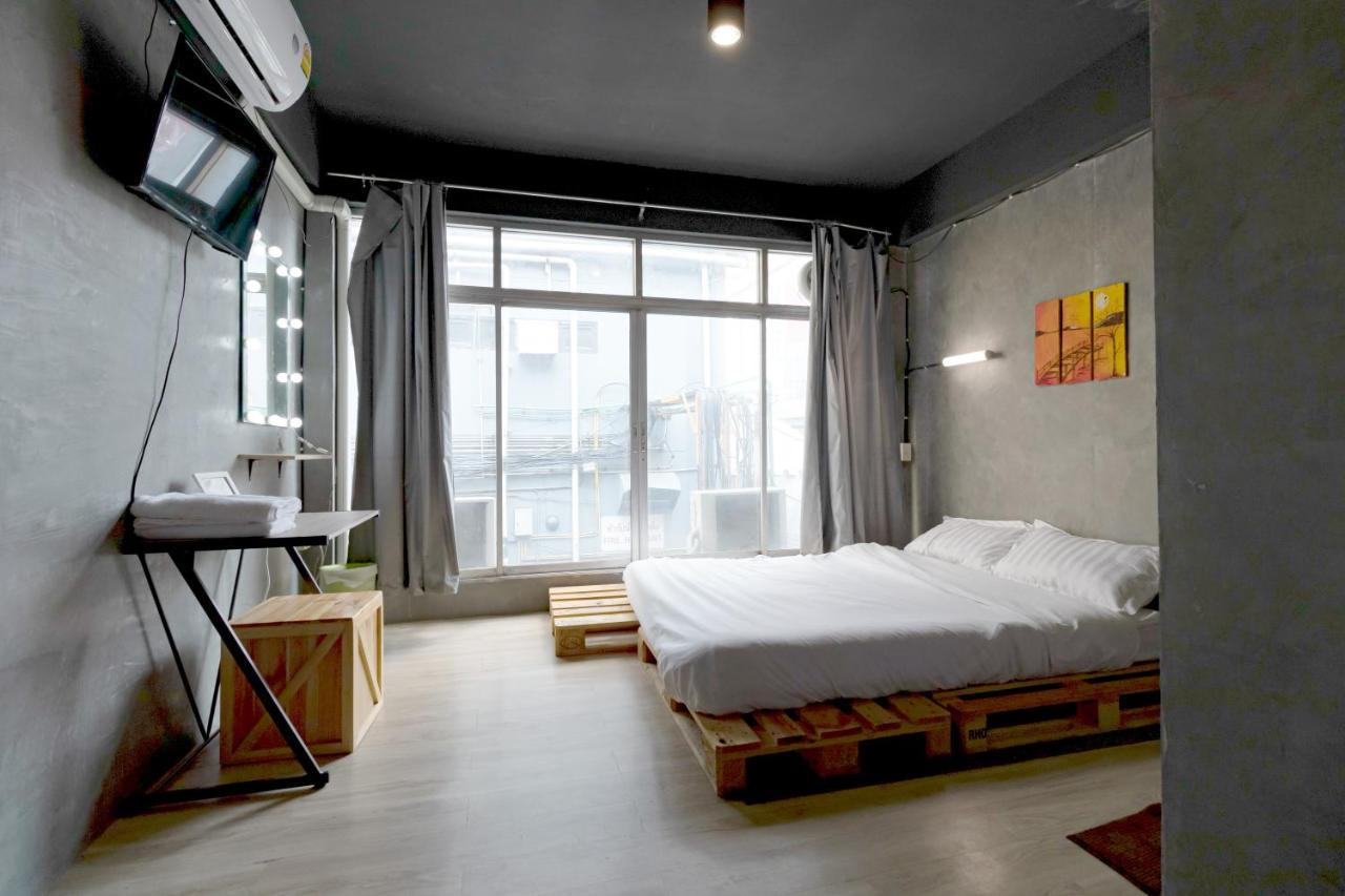 The Beds Ever Hostel (Adults Only) Bangkok Exterior foto