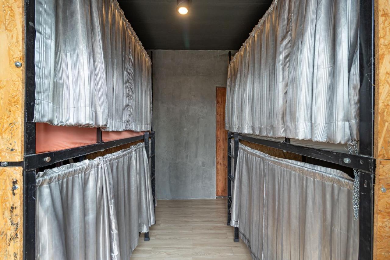 The Beds Ever Hostel (Adults Only) Bangkok Exterior foto
