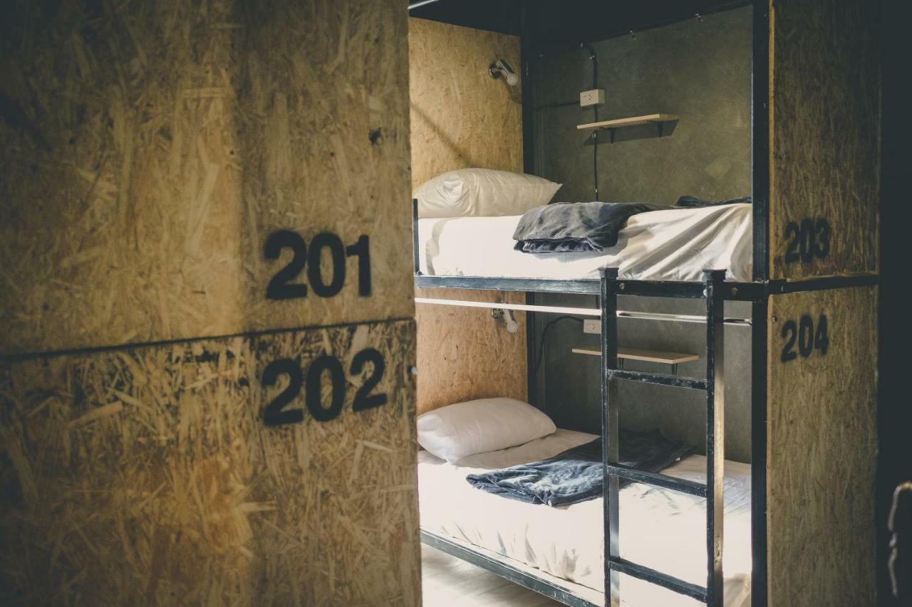 The Beds Ever Hostel (Adults Only) Bangkok Exterior foto