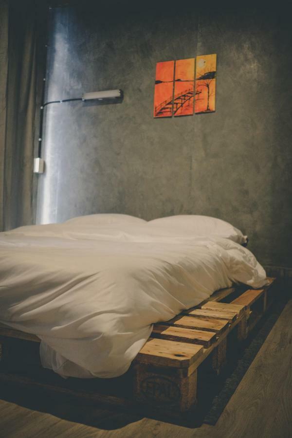 The Beds Ever Hostel (Adults Only) Bangkok Exterior foto